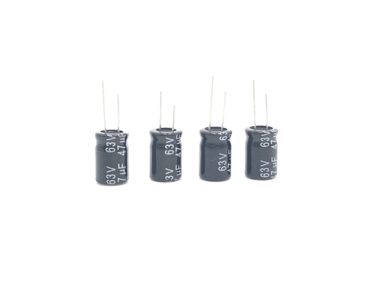 47UF63V Miniatur Aluminium Kapasitor Elektrolit 8x12mm Kapasitansi Besar