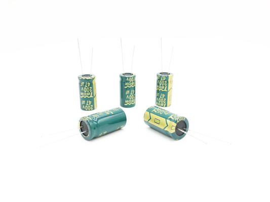 Frekuensi Tinggi Kapasitor Elektrolit ESR Rendah 47UF200V 13x25MM