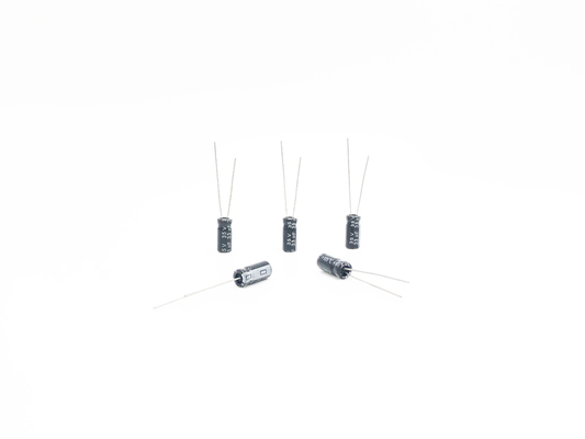 33UF35V Miniatur Kapasitor 5x11mm Radial Lead Type 2000 Jam