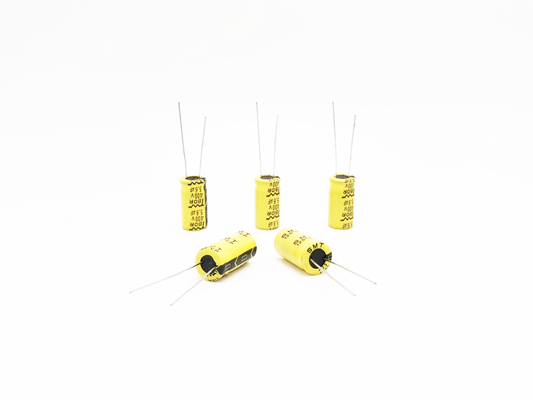 56uF35V Frekuensi Tinggi Kapasitor Elektrolit ESR Rendah 6.3x11mm